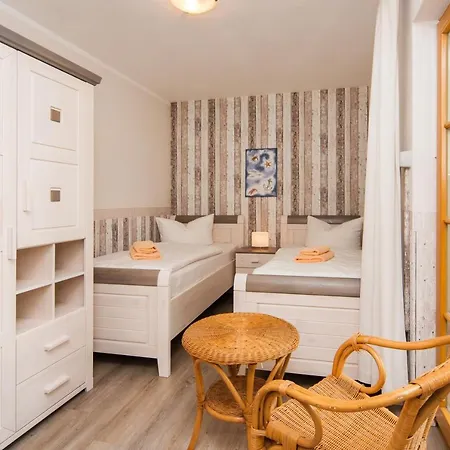 Freesenbruch 1 3 - Stoertebeker Appartement Zingst